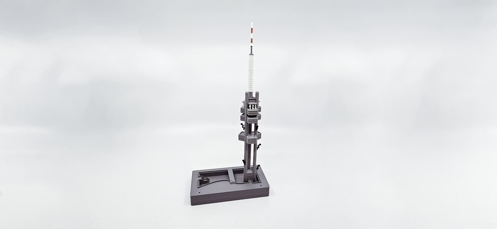 3D modelování a tisk podstavce pro model Žižkovského vysílače